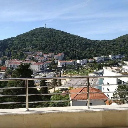 3 Bedroom With Terrace & Sea View Daire *
