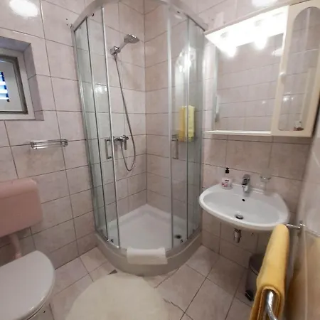 Apartment 3 Bedroom With Terrace & Sea View *
